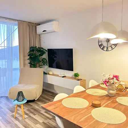Aneta Sea View Penthouse Apartment
