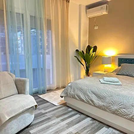 Aneta Sea View Penthouse Apartment Sarande