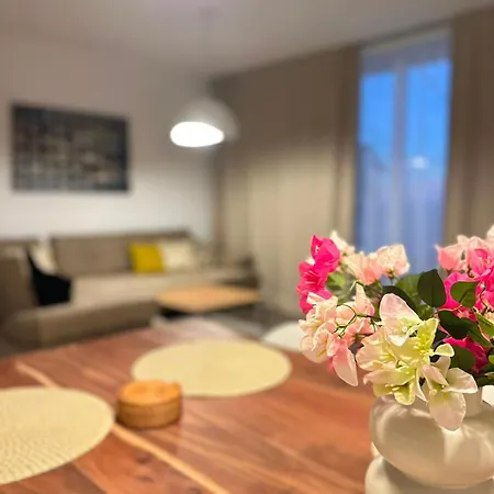 Aneta Sea View Penthouse Apartment Sarande