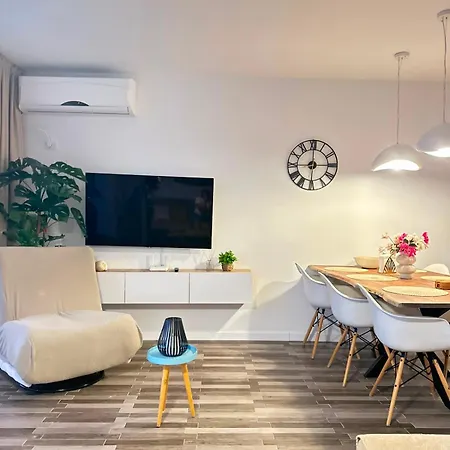 Aneta Sea View Penthouse *