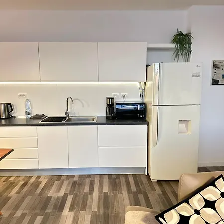 Aneta Sea View Penthouse Apartment *